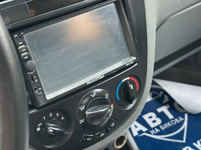 Синий Шевроле Лачетти, объемом двигателя 1.6 л и пробегом 307 тыс. км за 3700 $, фото 10 на Automoto.ua