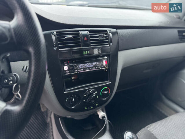 Синій Шевроле Лачетті, об'ємом двигуна 1.6 л та пробігом 346 тис. км за 3499 $, фото 18 на Automoto.ua