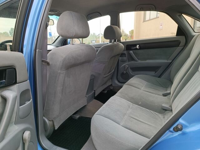 Синий Шевроле Лачетти, объемом двигателя 1.8 л и пробегом 231 тыс. км за 3600 $, фото 6 на Automoto.ua