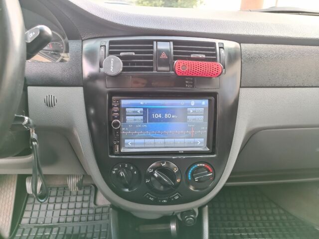 Синий Шевроле Лачетти, объемом двигателя 1.8 л и пробегом 231 тыс. км за 3600 $, фото 3 на Automoto.ua