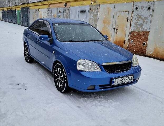Синий Шевроле Лачетти, объемом двигателя 1.8 л и пробегом 260 тыс. км за 4000 $, фото 1 на Automoto.ua