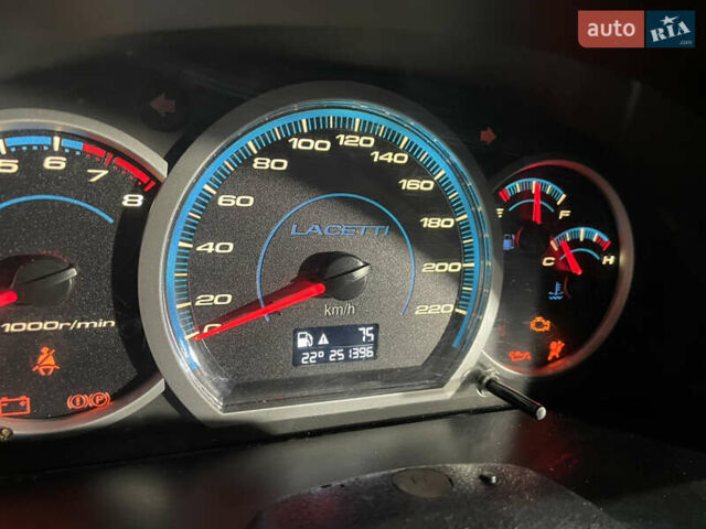 Синій Шевроле Лачетті, об'ємом двигуна 1.8 л та пробігом 251 тис. км за 4200 $, фото 24 на Automoto.ua