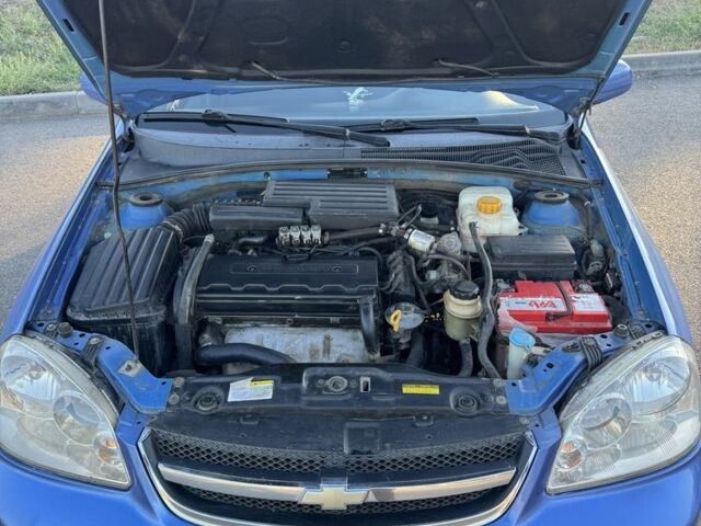 Синий Шевроле Лачетти, объемом двигателя 1.8 л и пробегом 224 тыс. км за 4100 $, фото 2 на Automoto.ua