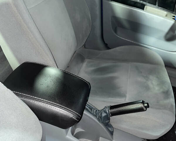 Синій Шевроле Лачетті, об'ємом двигуна 1.8 л та пробігом 251 тис. км за 4200 $, фото 14 на Automoto.ua