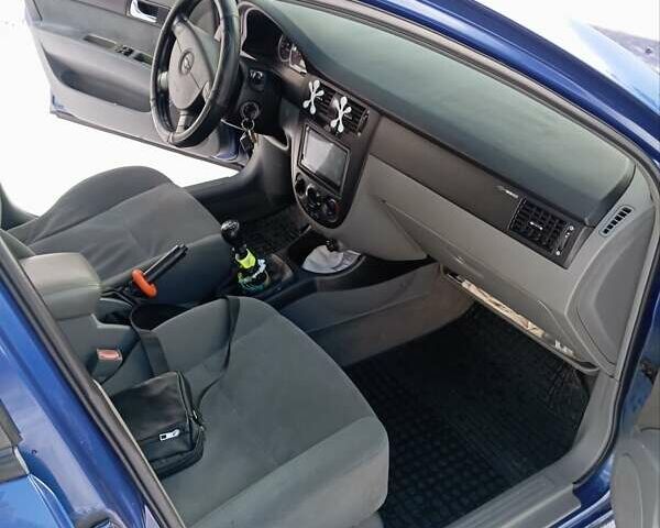 Синий Шевроле Лачетти, объемом двигателя 1.8 л и пробегом 181 тыс. км за 5300 $, фото 1 на Automoto.ua