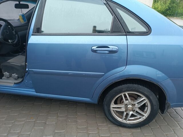 Синий Шевроле Лачетти, объемом двигателя 1.6 л и пробегом 200 тыс. км за 4600 $, фото 8 на Automoto.ua