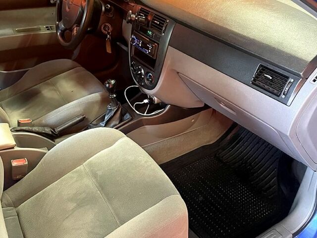 Синий Шевроле Лачетти, объемом двигателя 1.6 л и пробегом 360 тыс. км за 2200 $, фото 10 на Automoto.ua