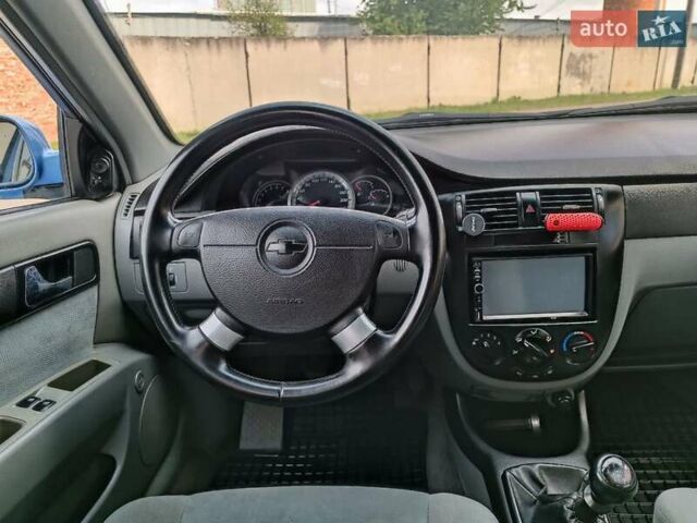 Синий Шевроле Лачетти, объемом двигателя 1.8 л и пробегом 232 тыс. км за 3800 $, фото 12 на Automoto.ua