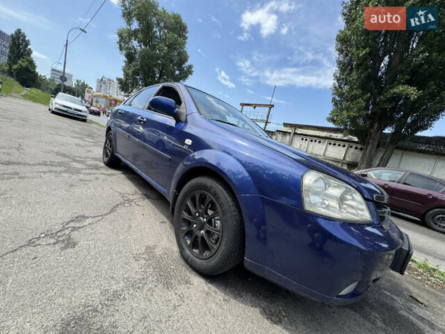Синий Шевроле Лачетти, объемом двигателя 1.8 л и пробегом 285 тыс. км за 2700 $, фото 1 на Automoto.ua