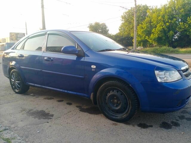 Синий Шевроле Лачетти, объемом двигателя 1.8 л и пробегом 220 тыс. км за 3600 $, фото 3 на Automoto.ua