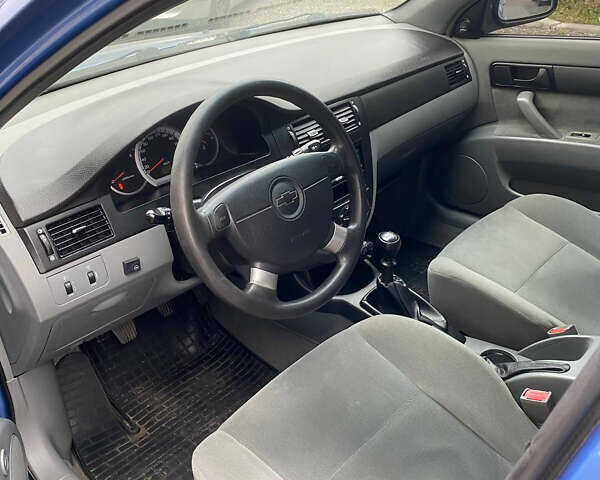 Синий Шевроле Лачетти, объемом двигателя 1.6 л и пробегом 170 тыс. км за 4650 $, фото 11 на Automoto.ua