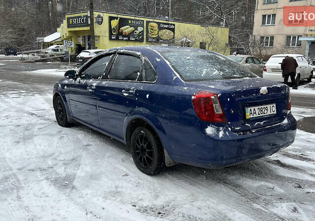 Синий Шевроле Лачетти, объемом двигателя 1.6 л и пробегом 270 тыс. км за 2250 $, фото 5 на Automoto.ua