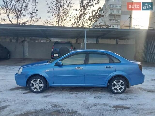 Синий Шевроле Лачетти, объемом двигателя 1.8 л и пробегом 340 тыс. км за 3800 $, фото 2 на Automoto.ua