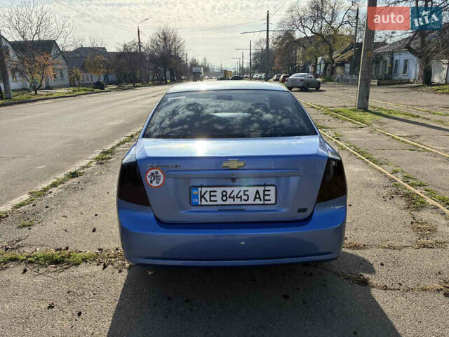 Синий Шевроле Лачетти, объемом двигателя 1.8 л и пробегом 340 тыс. км за 4200 $, фото 5 на Automoto.ua