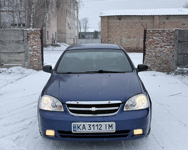 Синий Шевроле Лачетти, объемом двигателя 1.6 л и пробегом 220 тыс. км за 3500 $, фото 1 на Automoto.ua