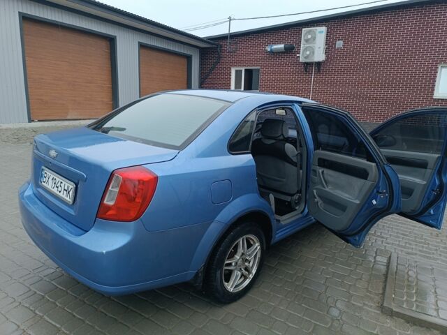 Синий Шевроле Лачетти, объемом двигателя 1.6 л и пробегом 200 тыс. км за 4600 $, фото 3 на Automoto.ua