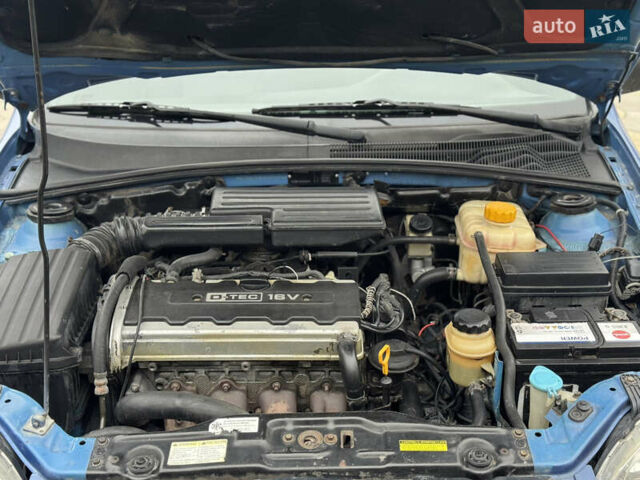 Синий Шевроле Лачетти, объемом двигателя 1.8 л и пробегом 178 тыс. км за 3950 $, фото 12 на Automoto.ua