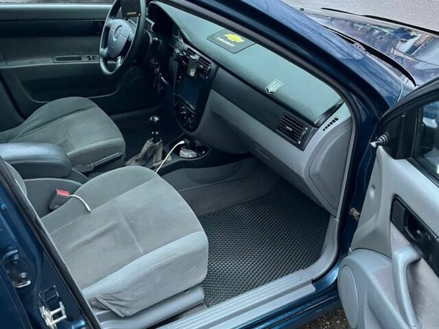 Синий Шевроле Лачетти, объемом двигателя 1.6 л и пробегом 197 тыс. км за 3550 $, фото 7 на Automoto.ua