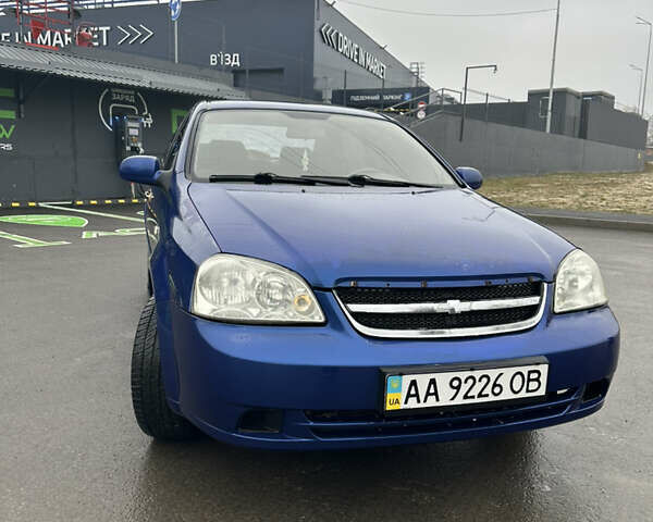 Синий Шевроле Лачетти, объемом двигателя 1.8 л и пробегом 250 тыс. км за 2850 $, фото 1 на Automoto.ua