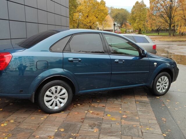 Синий Шевроле Лачетти, объемом двигателя 1.8 л и пробегом 157 тыс. км за 4400 $, фото 3 на Automoto.ua