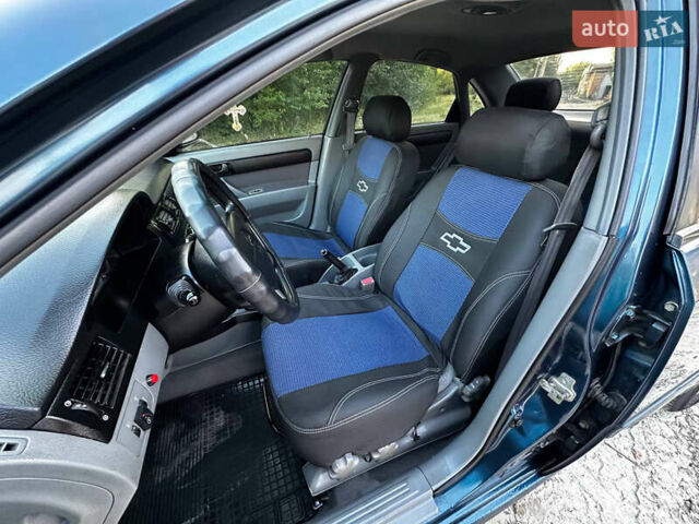 Синий Шевроле Лачетти, объемом двигателя 1.6 л и пробегом 290 тыс. км за 5000 $, фото 1 на Automoto.ua