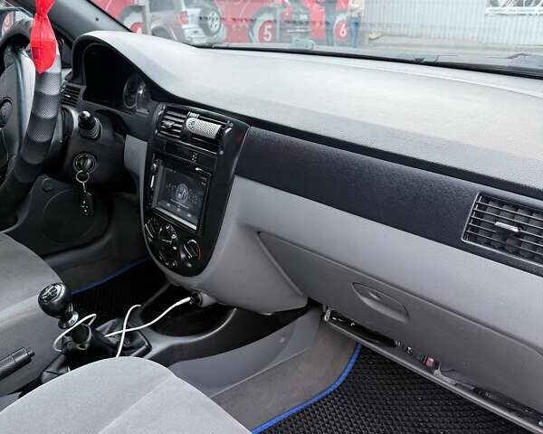 Синий Шевроле Лачетти, объемом двигателя 1.8 л и пробегом 105 тыс. км за 3500 $, фото 14 на Automoto.ua