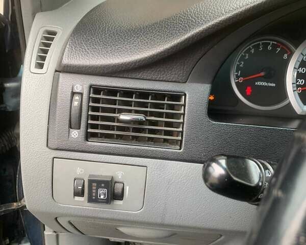 Синій Шевроле Лачетті, об'ємом двигуна 1.8 л та пробігом 335 тис. км за 4000 $, фото 4 на Automoto.ua