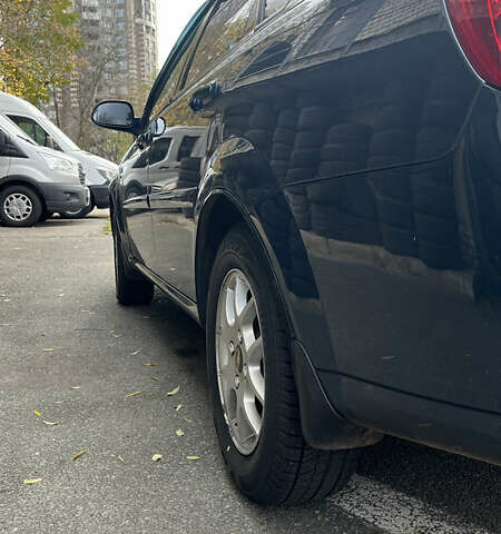 Синий Шевроле Лачетти, объемом двигателя 1.8 л и пробегом 267 тыс. км за 5700 $, фото 6 на Automoto.ua