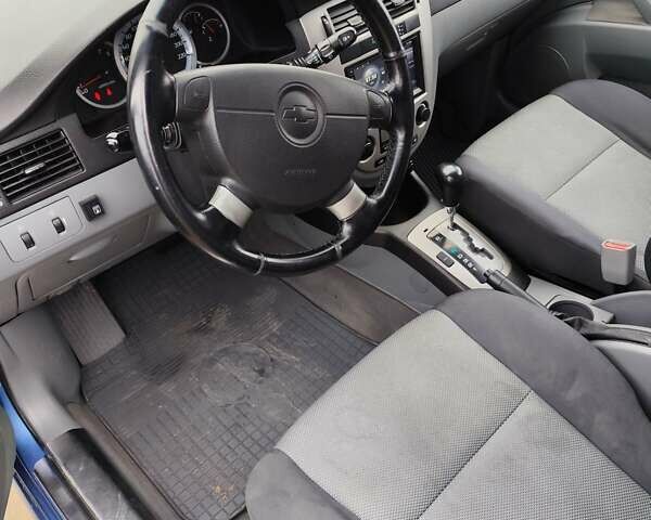 Синий Шевроле Лачетти, объемом двигателя 1.8 л и пробегом 134 тыс. км за 4200 $, фото 4 на Automoto.ua