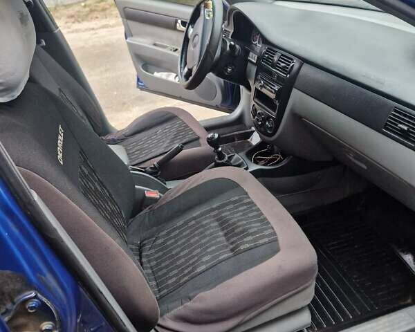 Синий Шевроле Лачетти, объемом двигателя 1.8 л и пробегом 160 тыс. км за 4700 $, фото 5 на Automoto.ua