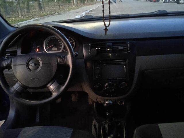 Синий Шевроле Лачетти, объемом двигателя 1.6 л и пробегом 254 тыс. км за 3800 $, фото 7 на Automoto.ua