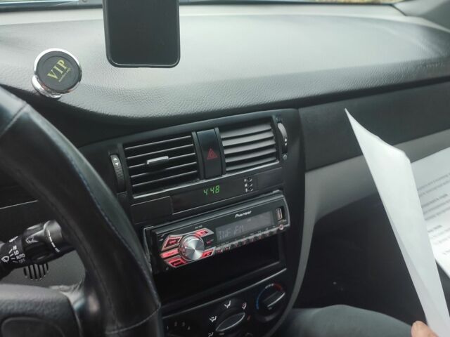 Синий Шевроле Лачетти, объемом двигателя 1.8 л и пробегом 288 тыс. км за 3700 $, фото 5 на Automoto.ua