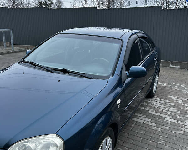 Синий Шевроле Лачетти, объемом двигателя 1.8 л и пробегом 221 тыс. км за 4650 $, фото 2 на Automoto.ua