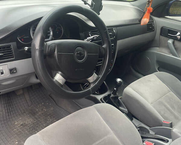 Синий Шевроле Лачетти, объемом двигателя 1.8 л и пробегом 185 тыс. км за 4200 $, фото 5 на Automoto.ua