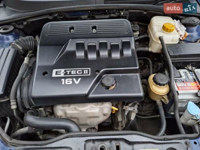 Синий Шевроле Лачетти, объемом двигателя 1.6 л и пробегом 146 тыс. км за 5200 $, фото 4 на Automoto.ua