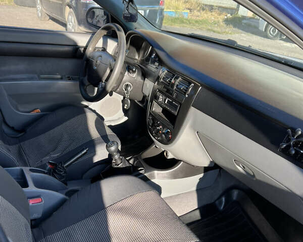 Синий Шевроле Лачетти, объемом двигателя 1.6 л и пробегом 215 тыс. км за 3499 $, фото 5 на Automoto.ua