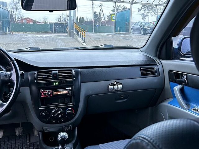 Синій Шевроле Лачетті, об'ємом двигуна 1.8 л та пробігом 221 тис. км за 4650 $, фото 9 на Automoto.ua