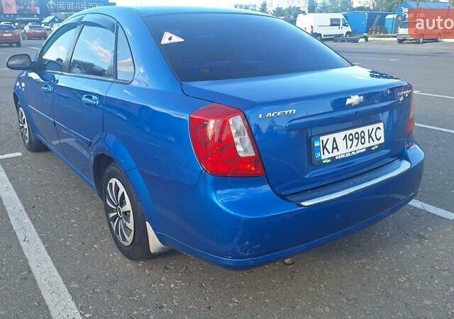 Синий Шевроле Лачетти, объемом двигателя 1.6 л и пробегом 246 тыс. км за 4100 $, фото 5 на Automoto.ua