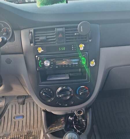 Синий Шевроле Лачетти, объемом двигателя 1.6 л и пробегом 246 тыс. км за 4100 $, фото 11 на Automoto.ua