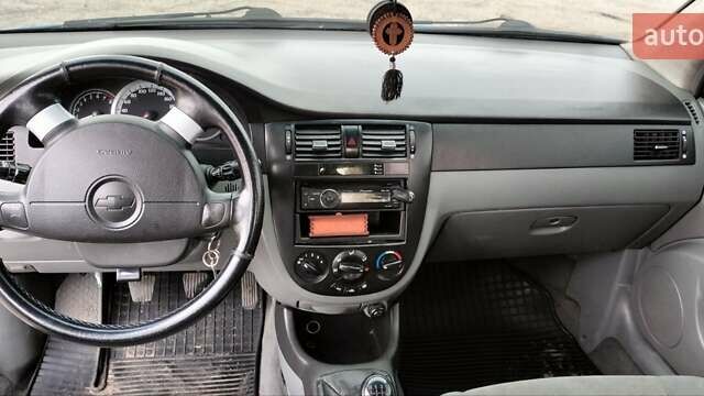 Синий Шевроле Лачетти, объемом двигателя 1.8 л и пробегом 349 тыс. км за 4600 $, фото 4 на Automoto.ua