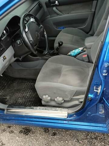 Синий Шевроле Лачетти, объемом двигателя 1.8 л и пробегом 349 тыс. км за 4600 $, фото 3 на Automoto.ua