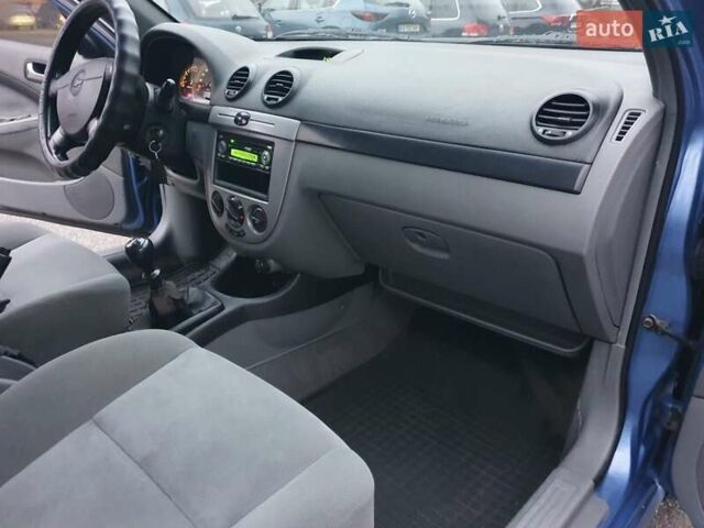 Синий Шевроле Лачетти, объемом двигателя 1.6 л и пробегом 250 тыс. км за 2999 $, фото 21 на Automoto.ua