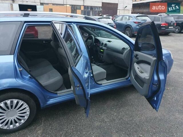Синий Шевроле Лачетти, объемом двигателя 1.6 л и пробегом 250 тыс. км за 2700 $, фото 9 на Automoto.ua