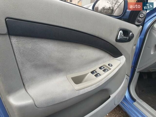 Синий Шевроле Лачетти, объемом двигателя 1.6 л и пробегом 250 тыс. км за 2999 $, фото 23 на Automoto.ua
