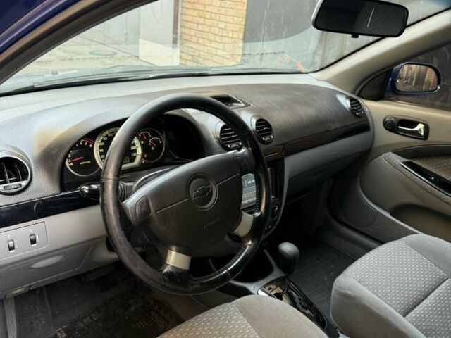 Синий Шевроле Лачетти, объемом двигателя 1.8 л и пробегом 350 тыс. км за 3500 $, фото 3 на Automoto.ua