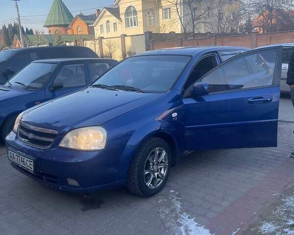 Синий Шевроле Лачетти, объемом двигателя 1.8 л и пробегом 330 тыс. км за 2900 $, фото 1 на Automoto.ua