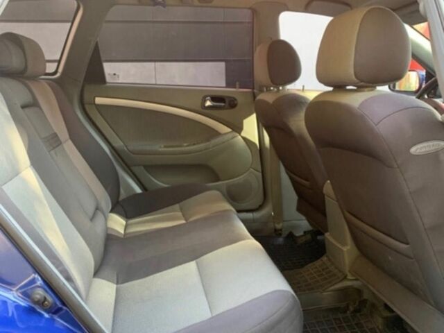 Синий Шевроле Лачетти, объемом двигателя 1.8 л и пробегом 260 тыс. км за 3500 $, фото 3 на Automoto.ua