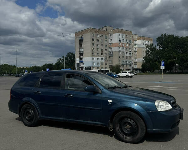 Синий Шевроле Лачетти, объемом двигателя 1.8 л и пробегом 268 тыс. км за 5000 $, фото 2 на Automoto.ua