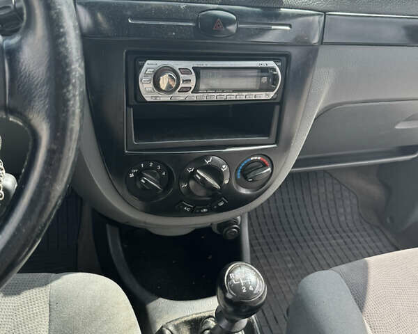 Синий Шевроле Лачетти, объемом двигателя 1.8 л и пробегом 268 тыс. км за 5000 $, фото 13 на Automoto.ua