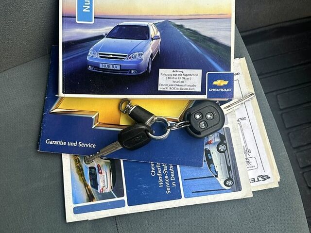 Синий Шевроле Лачетти, объемом двигателя 1.6 л и пробегом 200 тыс. км за 4000 $, фото 3 на Automoto.ua